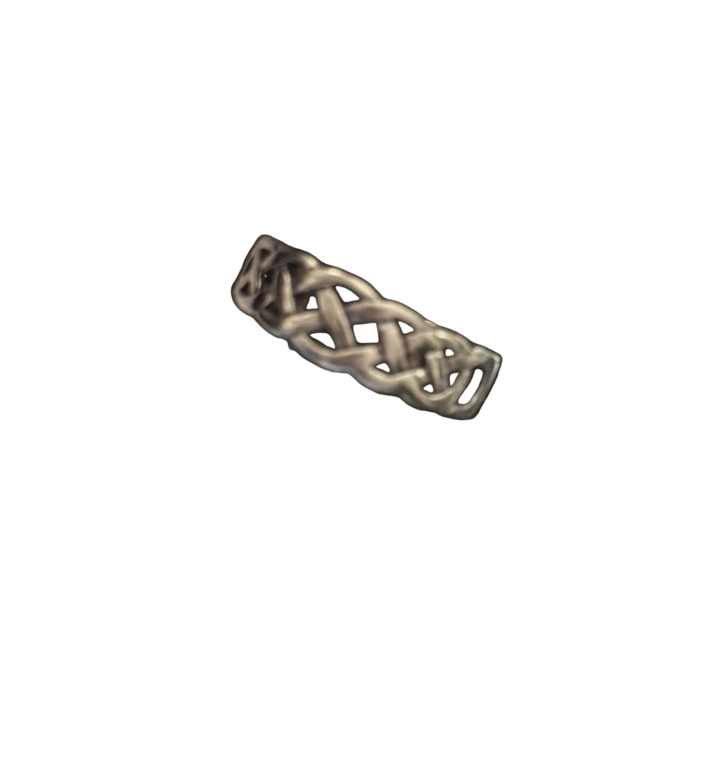 Celtic Knot Band Ring in Hallmarked Sterling Silver — Size O | English Rose