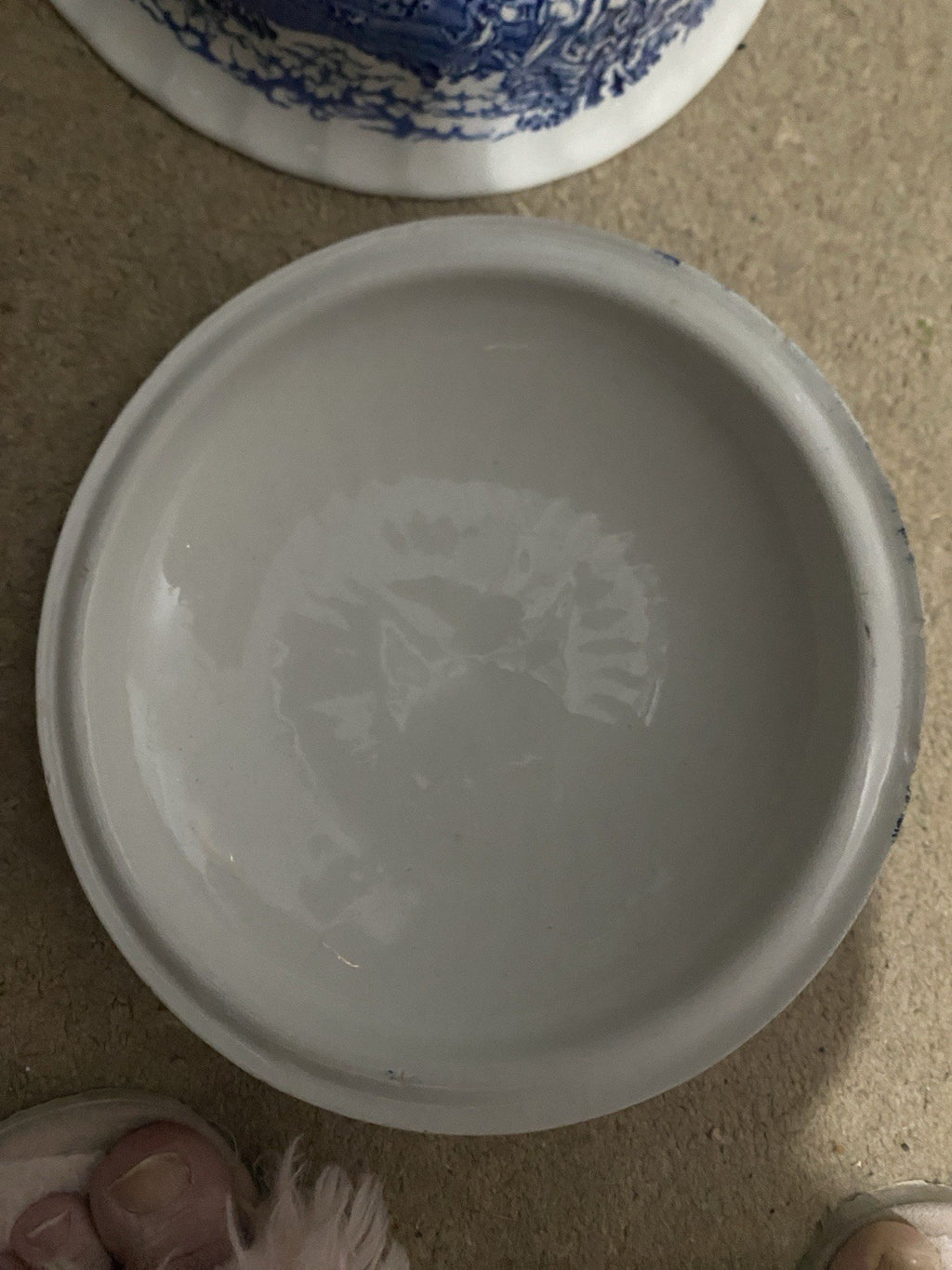 Casserole dish with lid Fine Tableware In Hand Painted ceramic