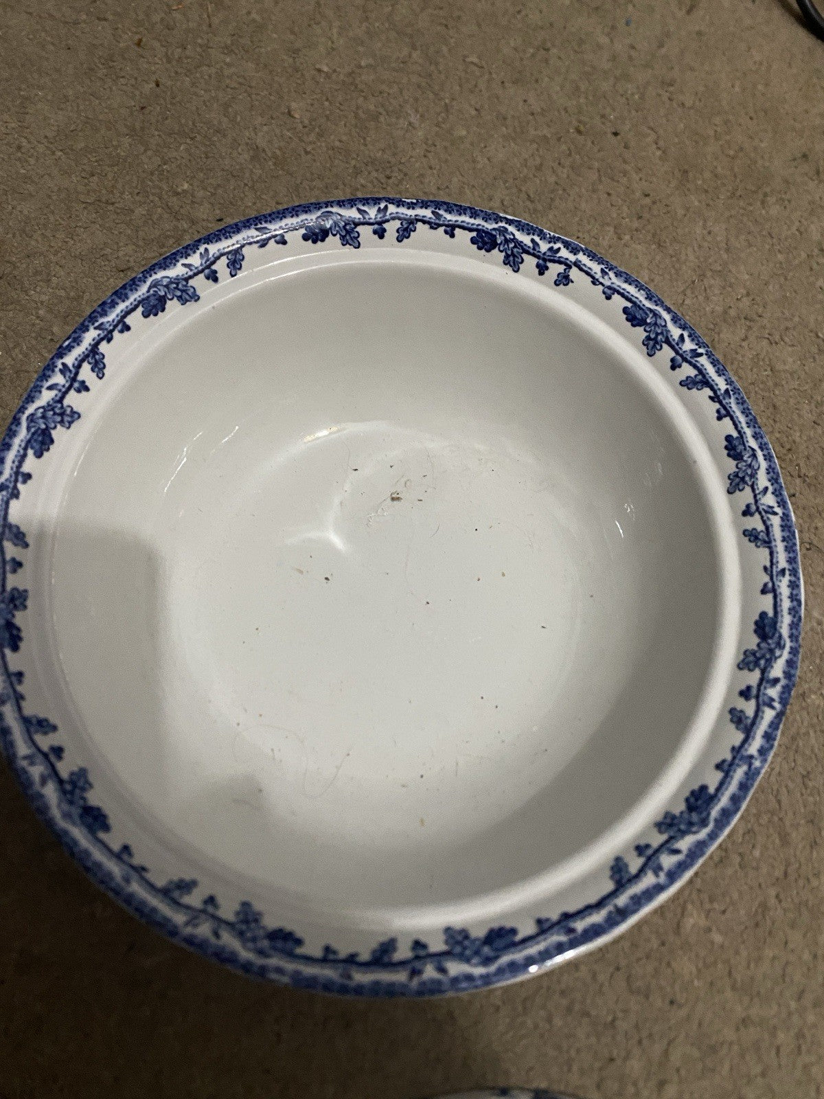 Casserole dish with lid Fine Tableware In Hand Painted ceramic