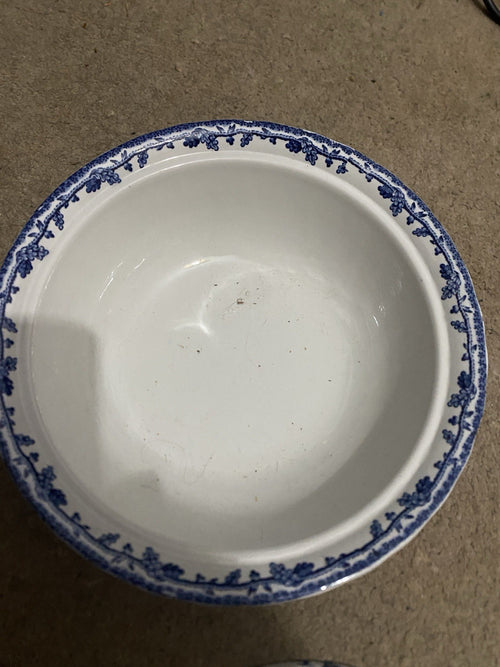 Casserole dish with lid Fine Tableware In Hand Painted ceramic