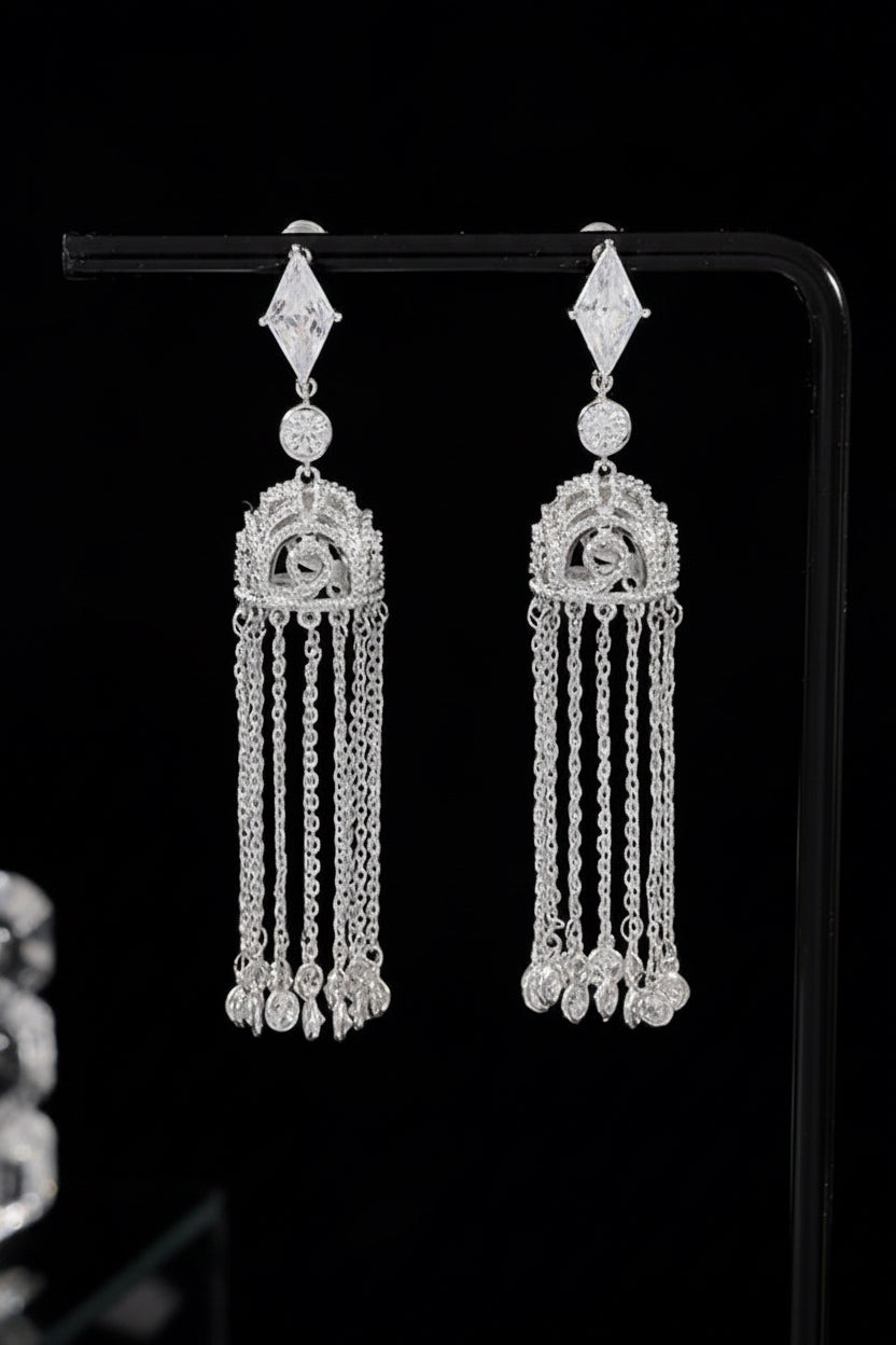Vintage Style silver-tone Chandelier Tassle Tassel Drop Earrings.