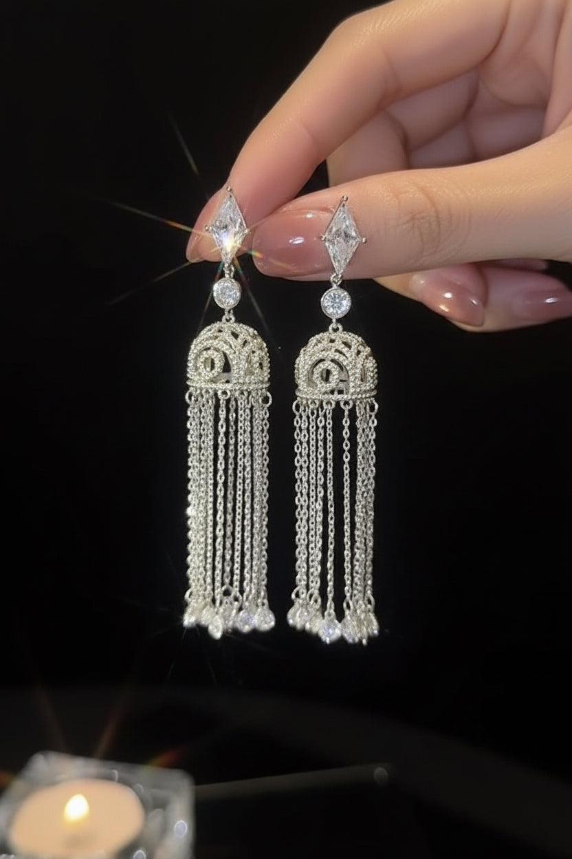 Vintage Style silver-tone Chandelier Tassle Tassel Drop Earrings.