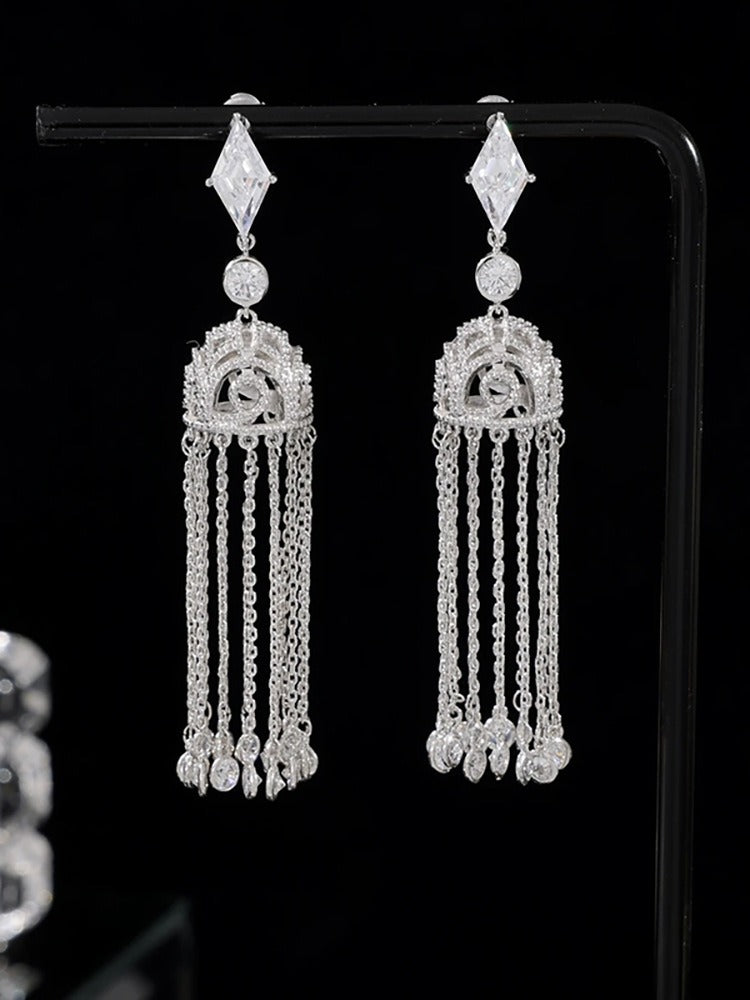 Vintage Style silver-tone Chandelier Tassle Tassel Drop Earrings.