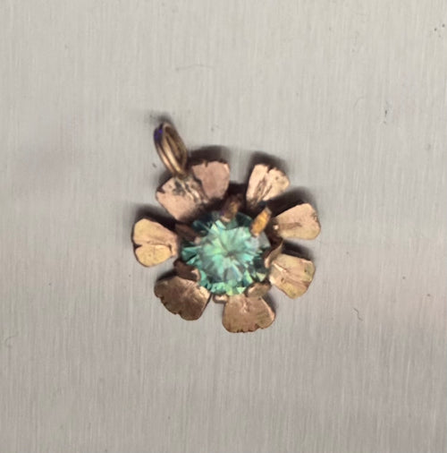 9ct Gold 375 handmade & hallmarked Flower Pendant