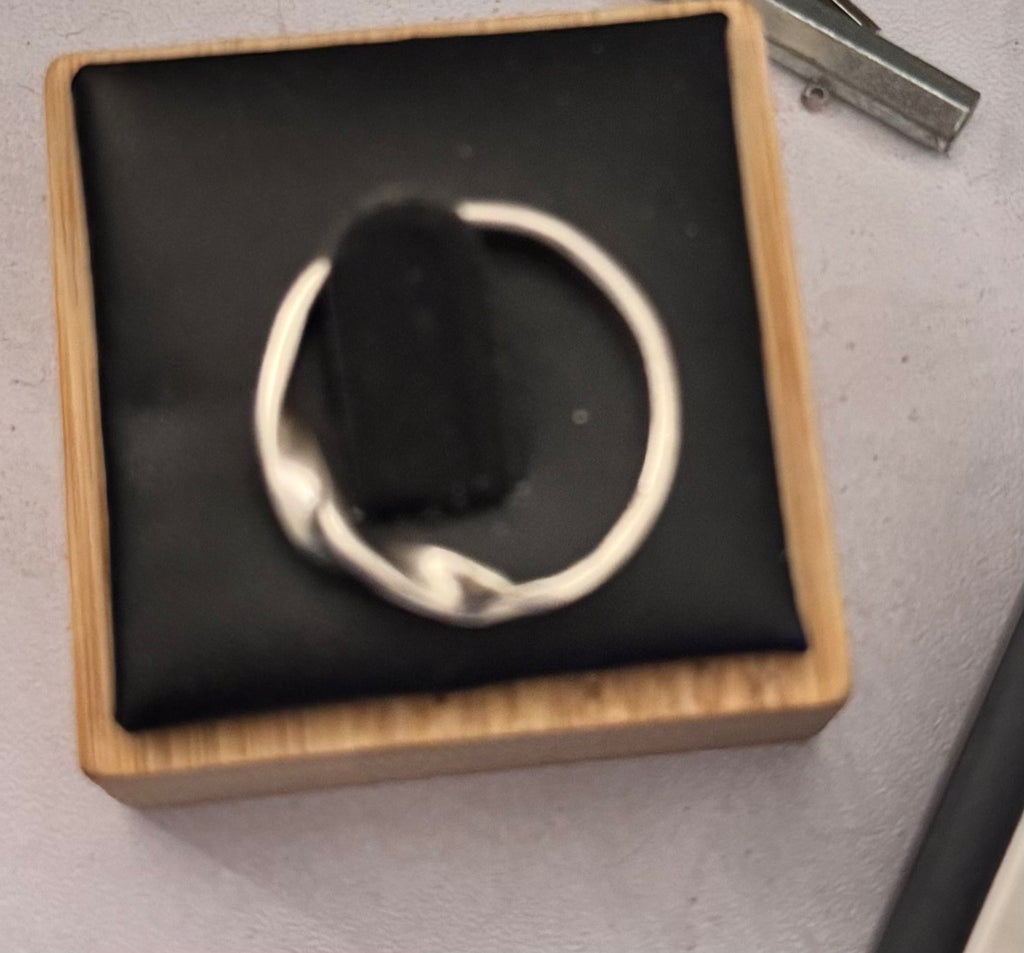Hallmarked Sterling Silver Twisted Band Ring – Size M½