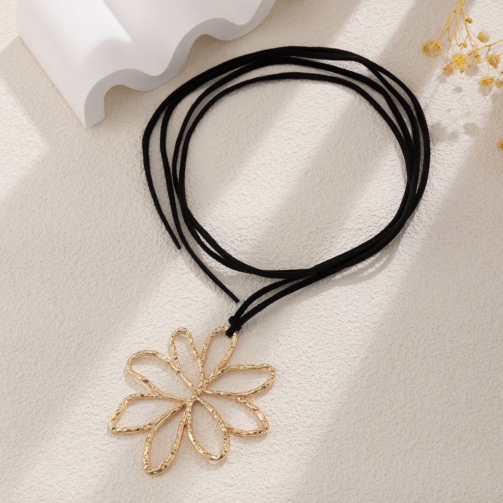 Punk Style Velvet & Alloy Necklace | Minimalist Design | English Rose