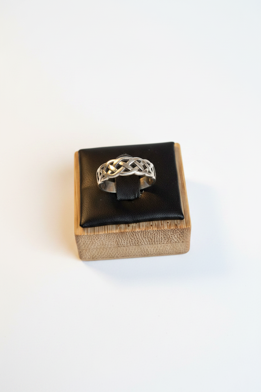 Celtic Knot Band Ring in Hallmarked Sterling Silver — Size O | English Rose