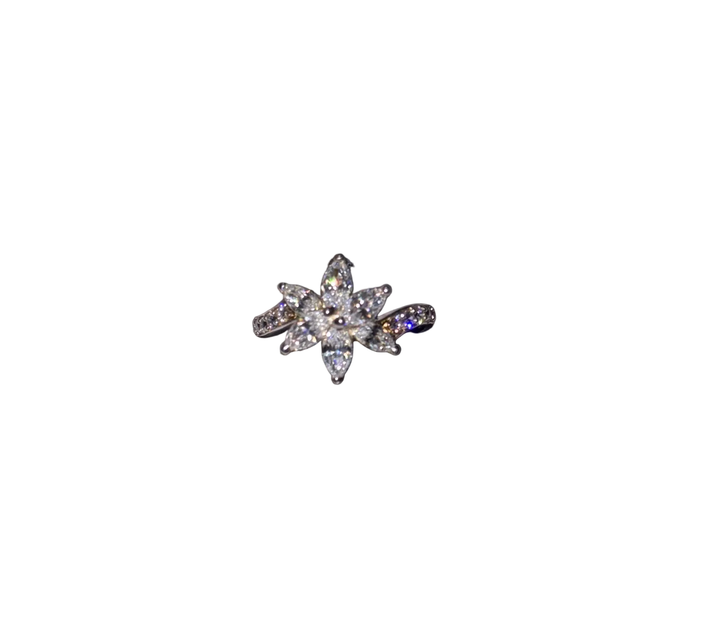 Sterling Silver Star / Flower ring Hallmarked