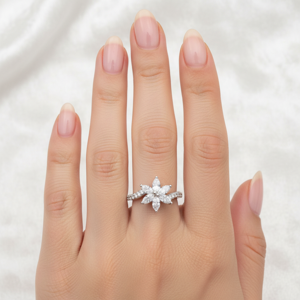 Sterling Silver Star / Flower ring Hallmarked