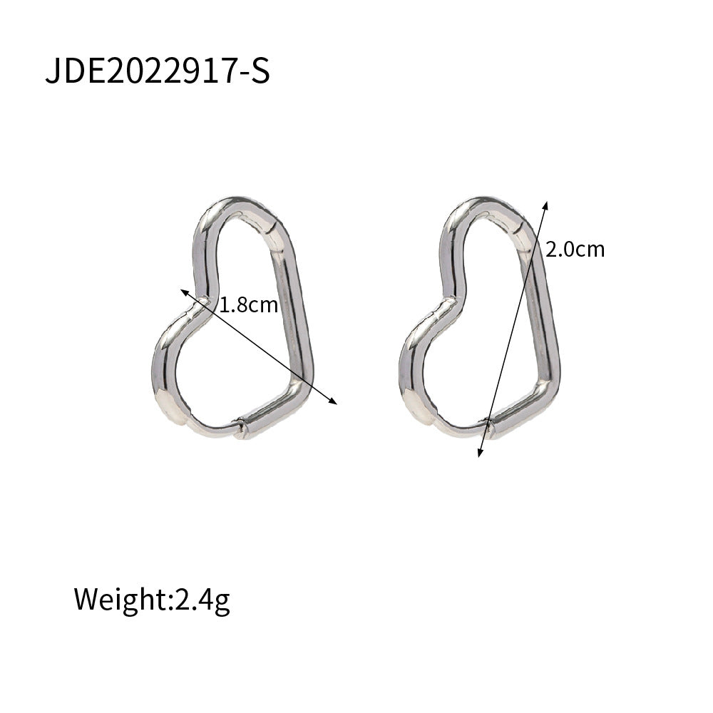 This is the silver-toned style showing the same measurements as the golden pair 1.8cm diagonally and 2cm across.