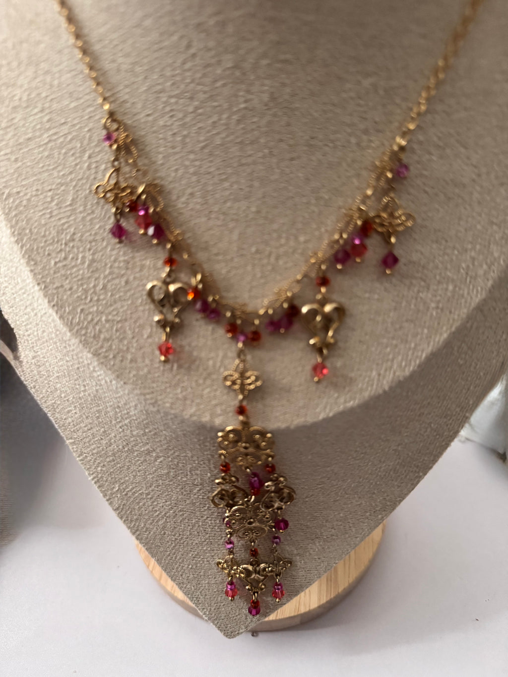 Vintage filigree necklace made by Oasis