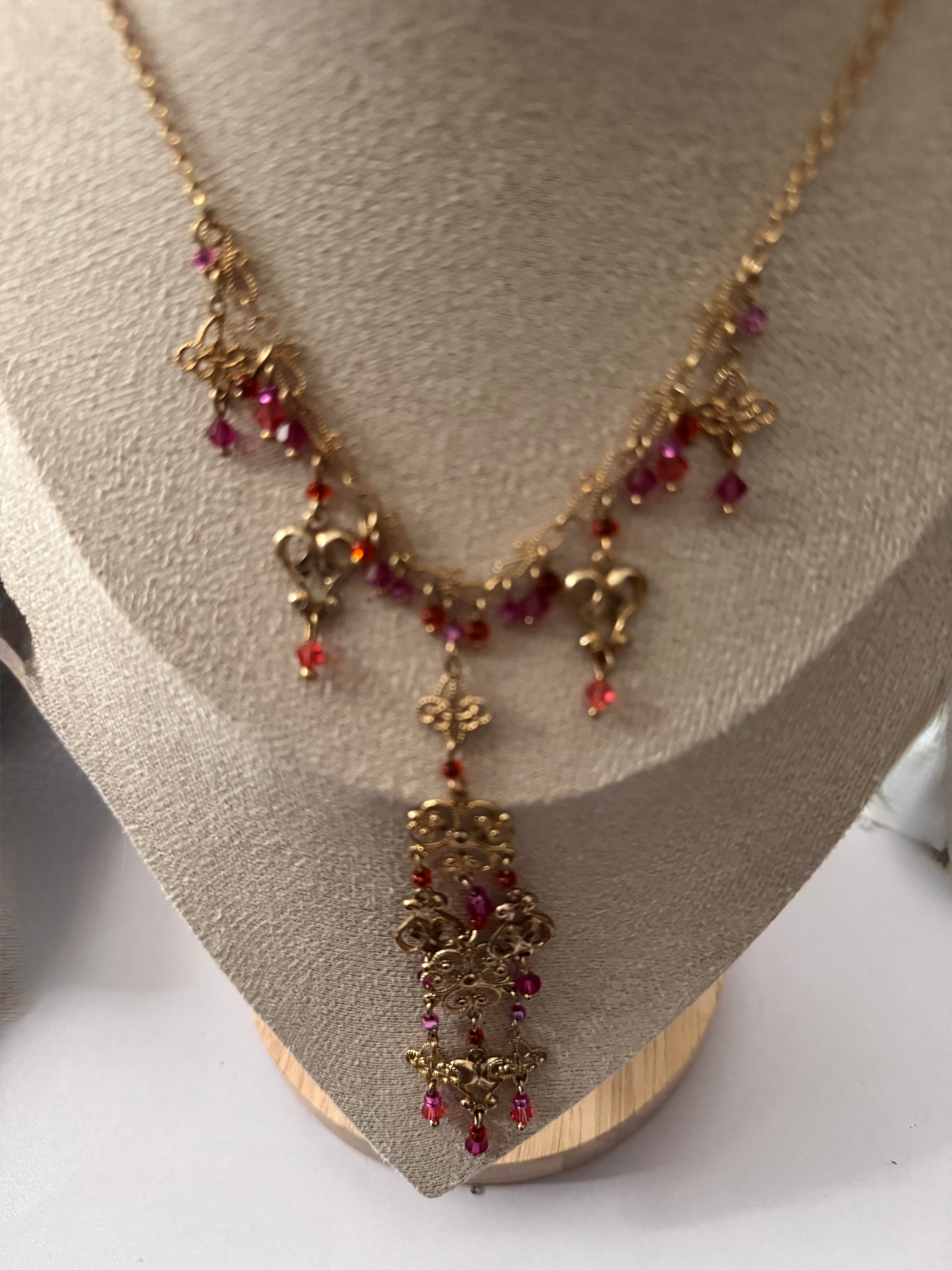 Vintage filigree necklace made by Oasis