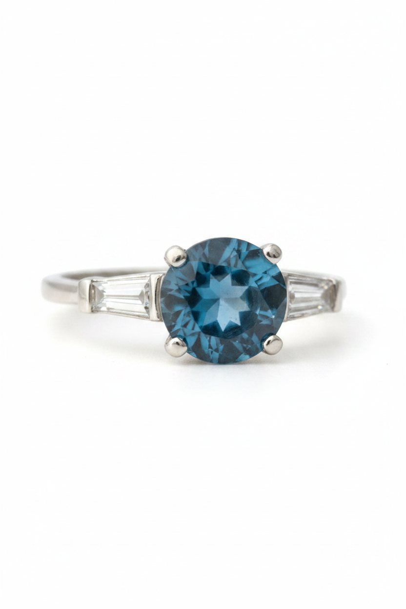 Sterling silver Antique ring with Sapphire Hallmarked
