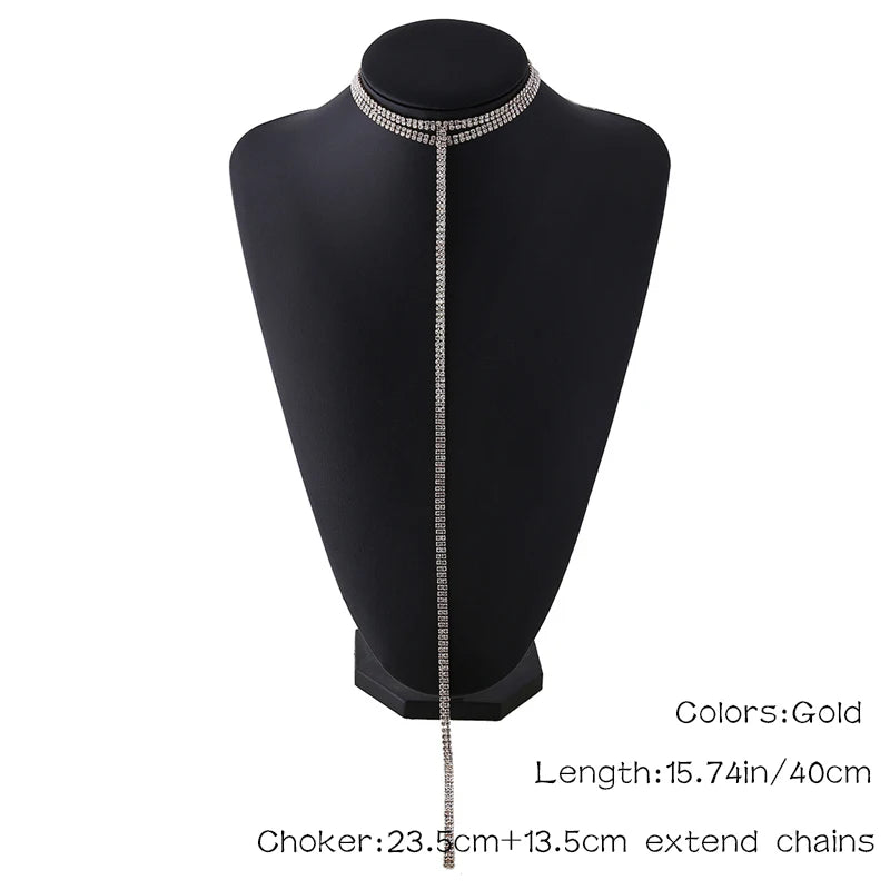 This image displays the 40 cm length of the t drop and the choker widths of 23.5 cm and an extender chain of 13.5cm